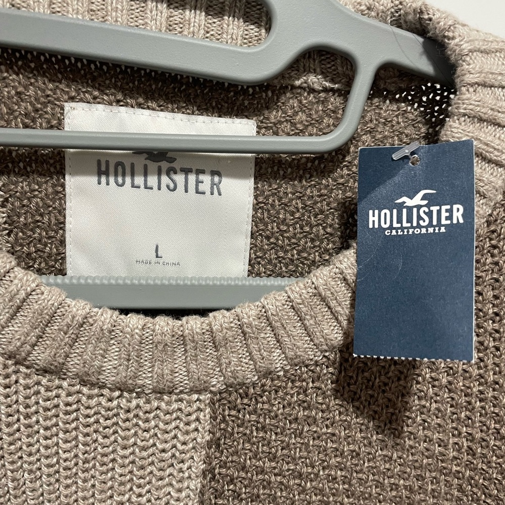 Hollister Men Two-Tone Cable Patch Crew Sweater in Beige Cream Taupe Size Large - Picture 3 of 6